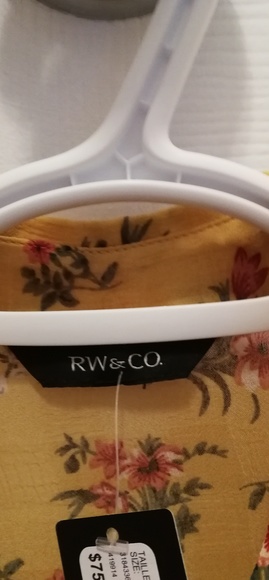 Women's blouse - Picture 3 of 5